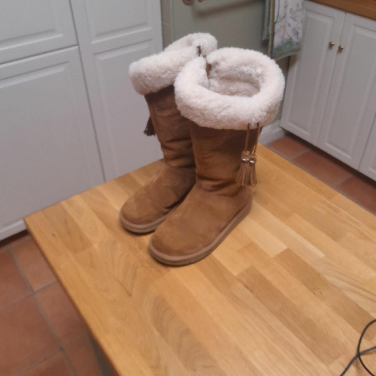 ugg boots size 3 104 All Sections Ads For Sale in Ireland DoneDeal
