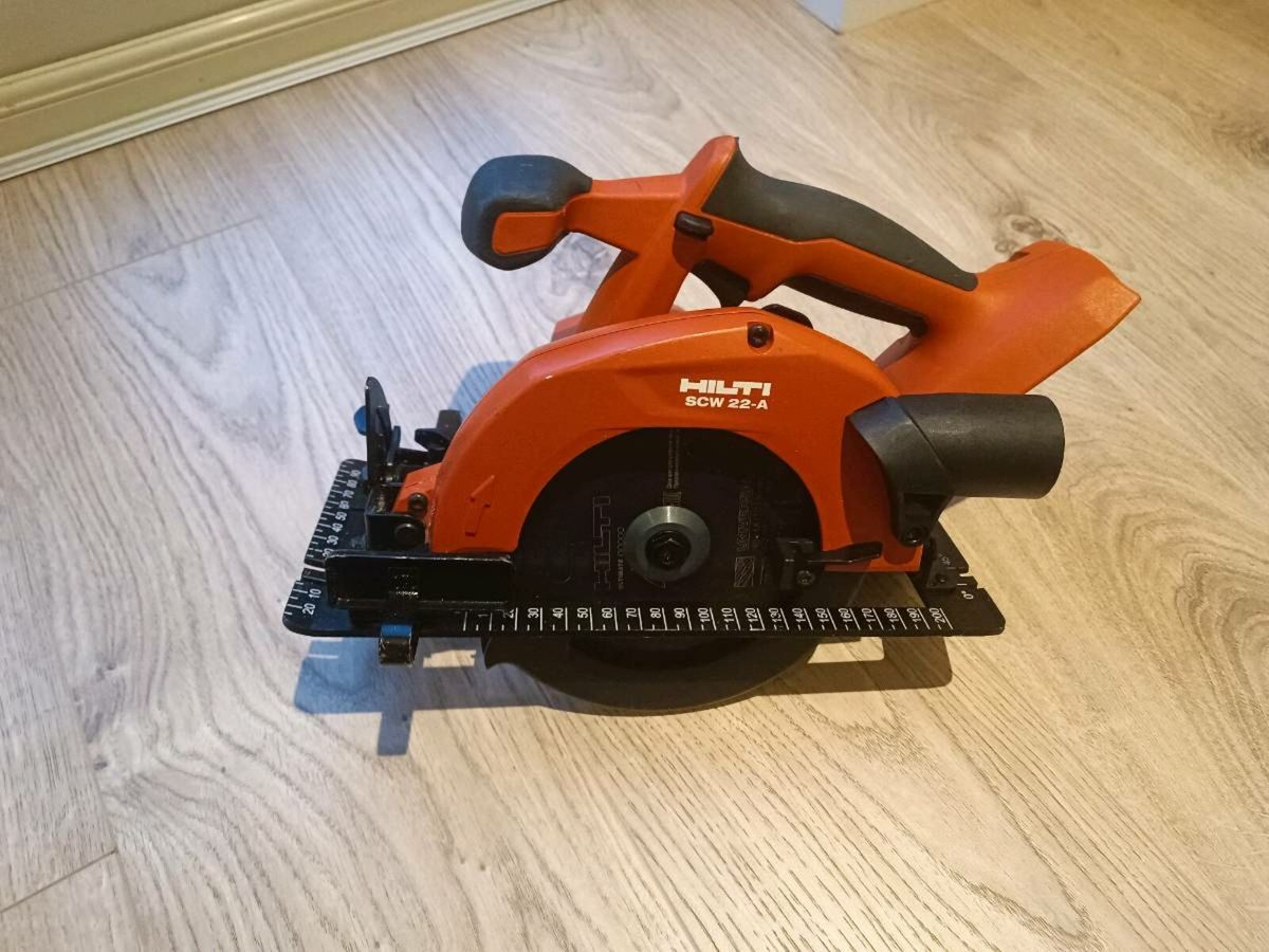Hilti scw 22a skill saw. Body only for sale in Co. Meath for 180 on DoneDeal
