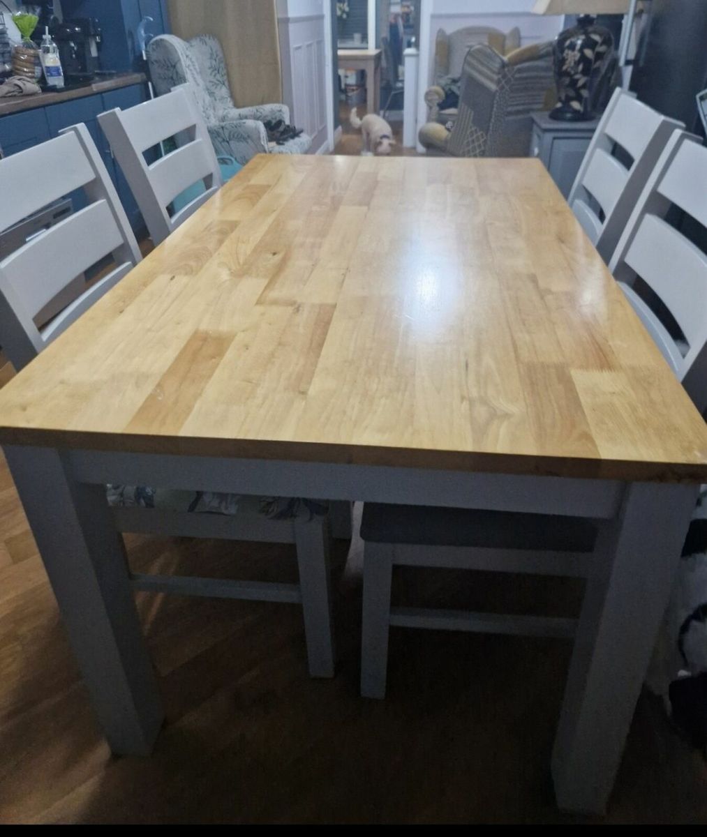 Kitchen table and chairs done deal sale