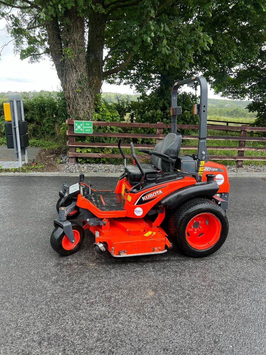 Cab Kubota 1211 Zero Turn Mower Air Conditioned Kubota 1211