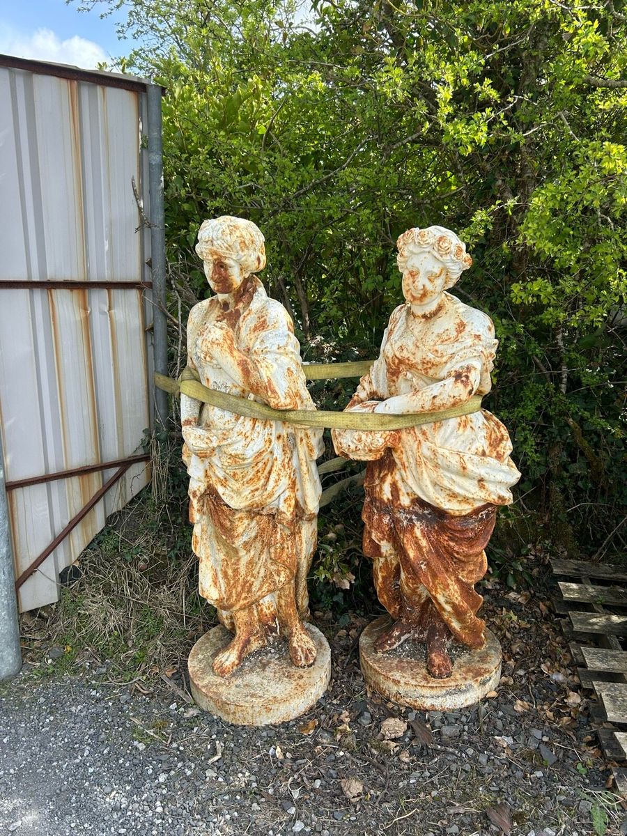 Irish statue statues ireland hi-res stock photography and