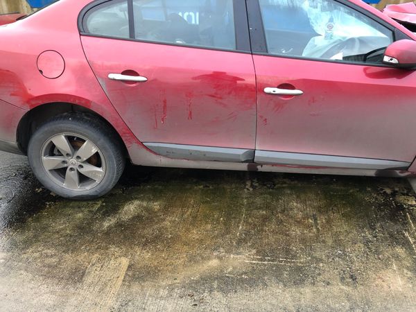 2011 Renault Fluence Breaking for parts