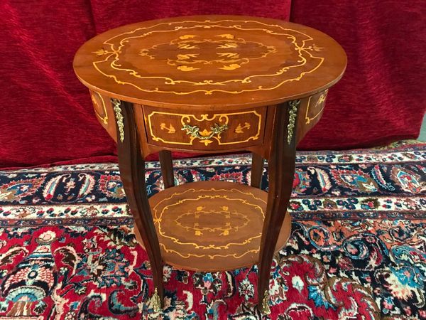 Inlaid oval table