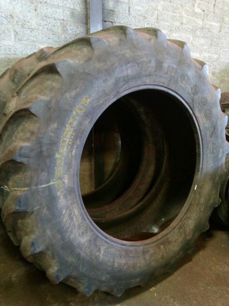 Tractor tyres 20.8x42's 520/85x42's