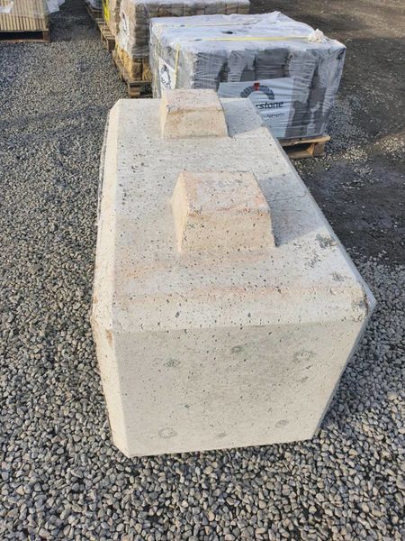 Concrete kelly ,lego blocks