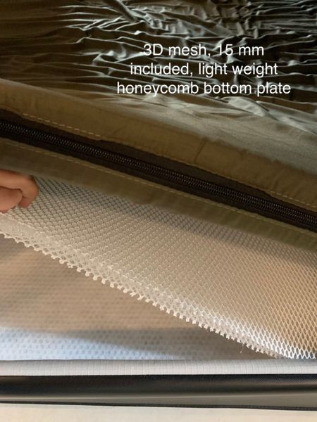 Anti-condensation mattress for a roof tent