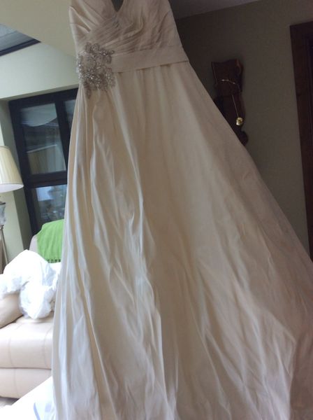 beautiful off white wedding dress