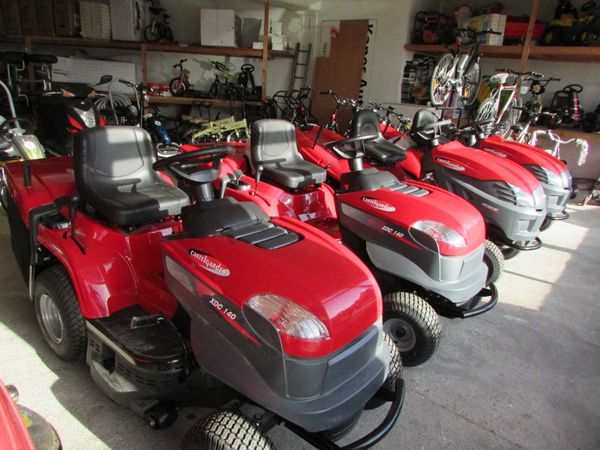 Selection of Ride on Lawnmowers