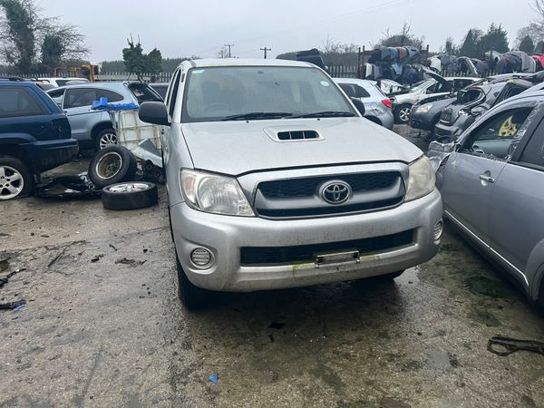 Toyota Hilux for breaking