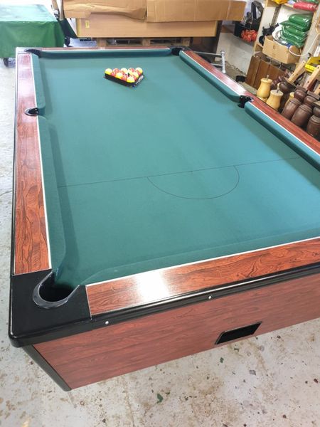 9x5 foot pool table