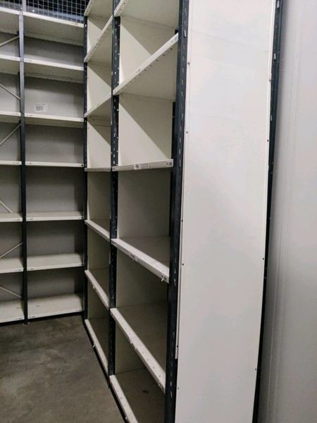 Shelves racking