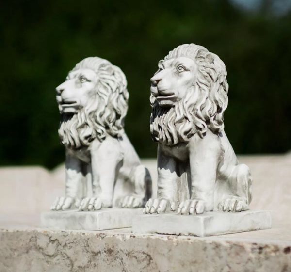 2 x Stone Effect Garden Lions Ornaments Statues Sc