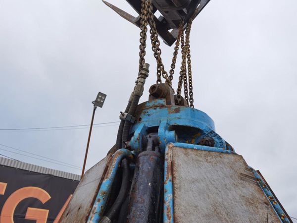 ** HYDRAULIC  ROTATING 5 FINGER GRAB ....1932 210425046