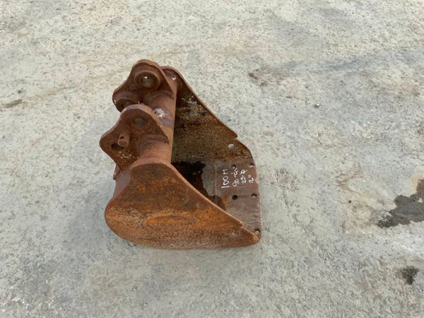 12" MINI DIGGER BUCKET....25mm PINS .....100H 213135982