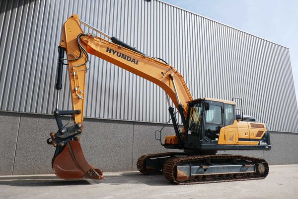 Hyundai HX260AL tracked excavator for sale