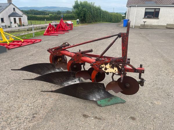 Kverneland Plough 3 Furrow with Land Wheel 14”