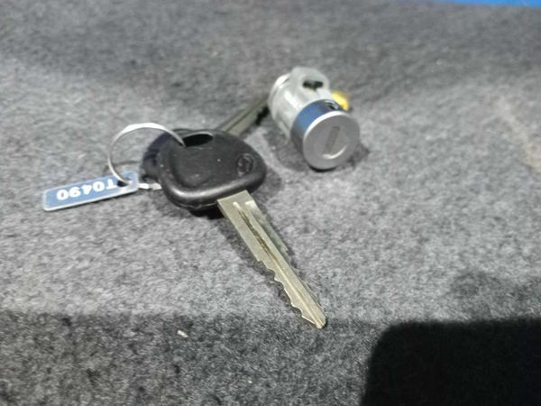 Hyundai Coupe  Right Door Lock Assy With Keys
