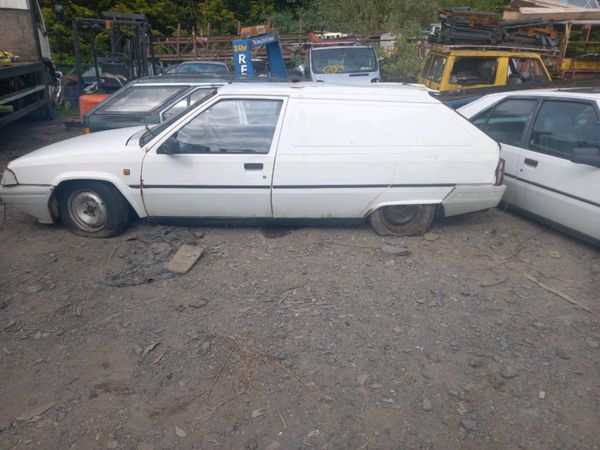 eyJidWNrZXQiOiJkb25lZGVhbC5pZS1waG90b3Mi