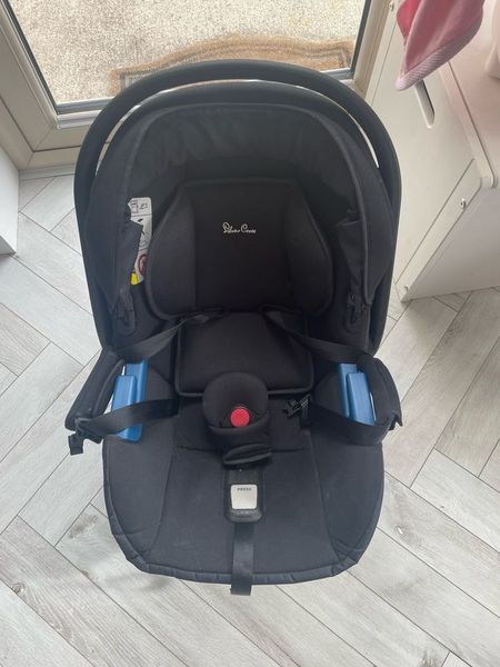 Silver Cross Car Seat and Isofix base