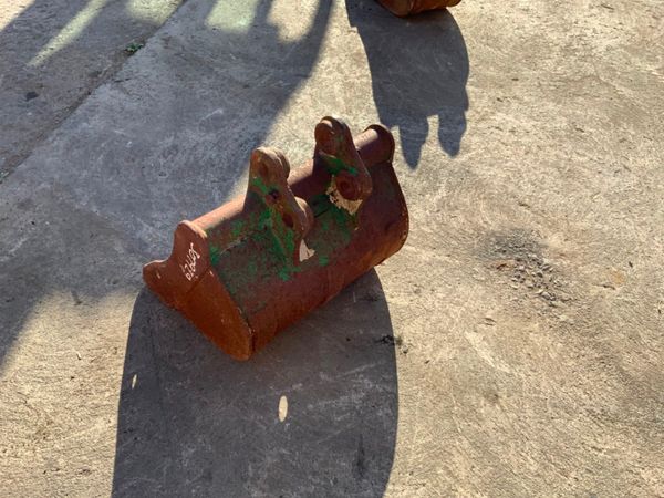 *** 18" MINI DIGGER BUCKET.....25mm PINS...307929 229345597