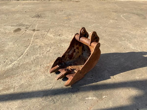 *** 12" MINI DIGGER BUCKET........25mm PINS *** 229345660