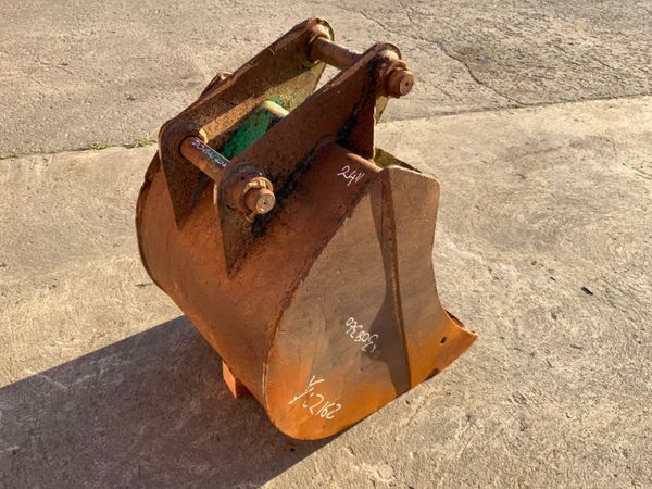 ***  24" DIGGING BUCKET.........45mm PINS ....4991 229369869