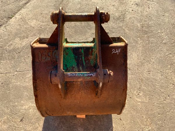 ***  24" DIGGING BUCKET.........45mm PINS ....4991 229369870