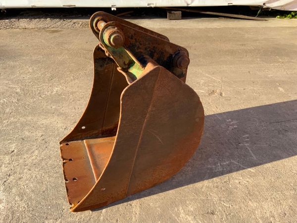 ***  24" DIGGING BUCKET.........45mm PINS ....4991 229369872