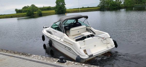 Sea Ray 220 Speedboat with Trailer