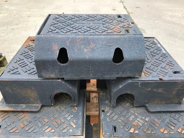 ACO KERB MAN HOLE LID COVER  GULLY CAST IRON 220827115