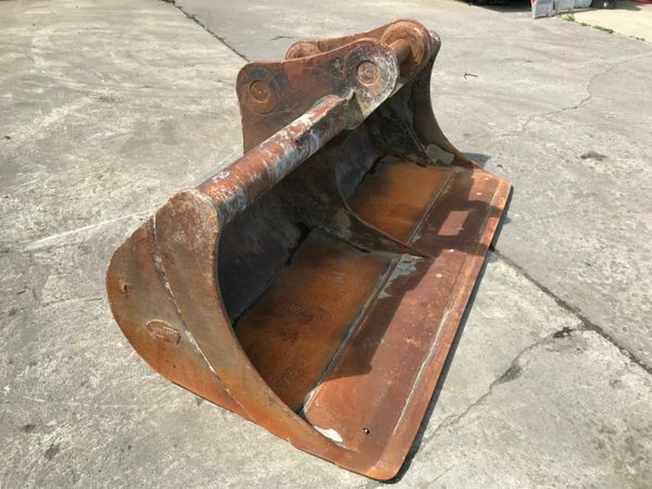 84" GRADING BUCKET .....20 TON.....80MM ....1587 222611429