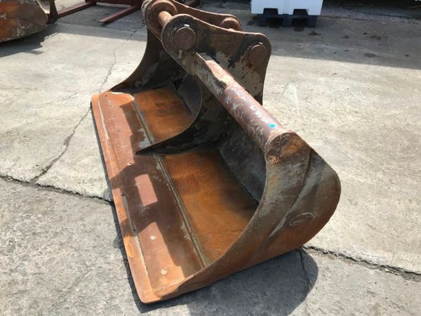 84" GRADING BUCKET .....20 TON.....80MM ....1587 222611430