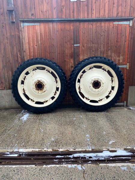 Row crop wheels with brand new Firestone tyres
