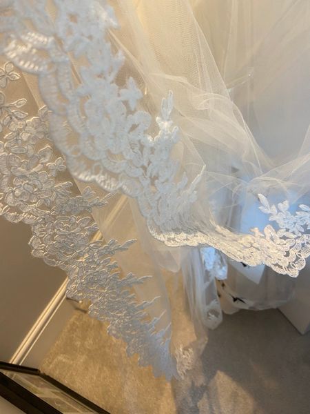 Wedding veil- worn once