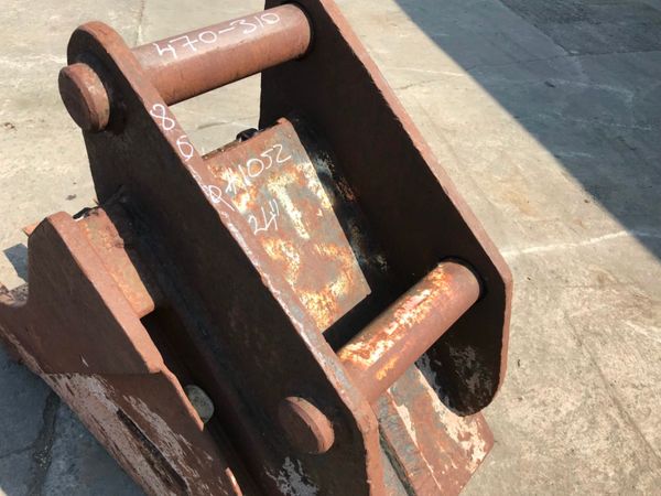 24"   DIGGING BUCKET.....80mm PINS......1052 234047172