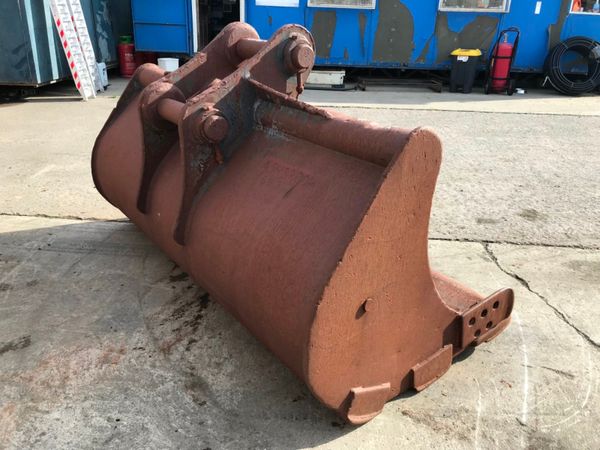 *** 84" GRADING BUCKET....90 mm PINS **** 234047385