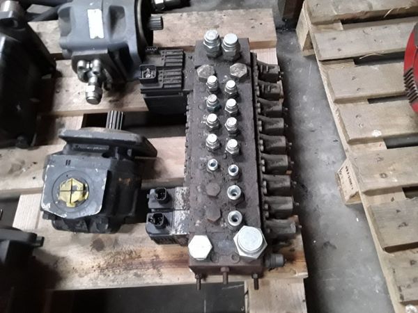 Hydraulic pumps. 234047577