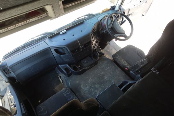 Iveco Stralis At440s46t/p S-a..... parts AND Spar 234052134