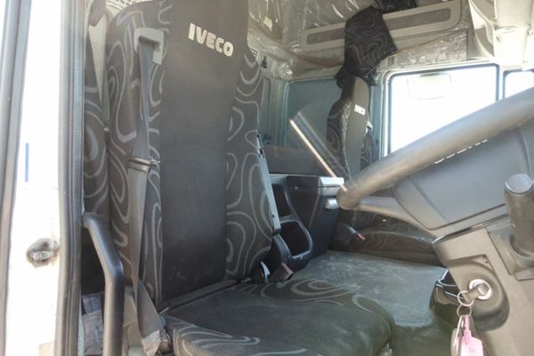 Iveco Stralis At440s46t/p S-a..... parts AND Spar 234052137