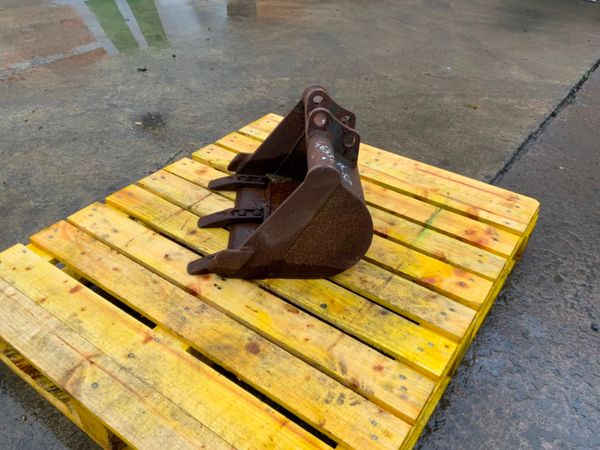 ** 18" MINI DIGGER BUCKET.....25mm......#4633 ** 235159994