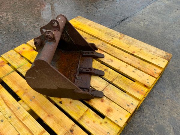 ** 18" MINI DIGGER BUCKET.....25mm......#4633 ** 235159991