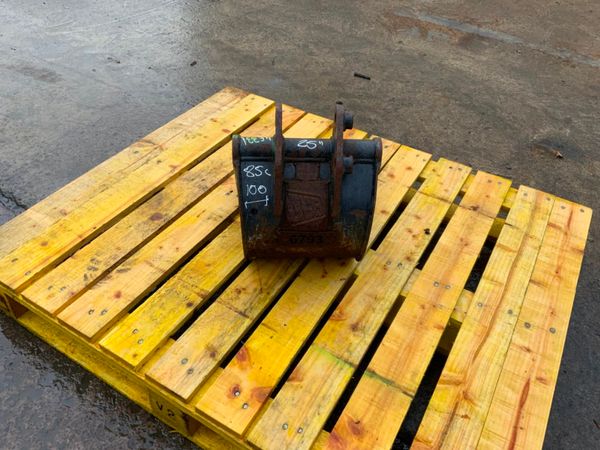 *** 12" JCB DIGGING BUCKET.....25mm...........#46 235353328