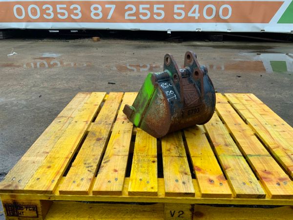 *** 12" JCB DIGGING BUCKET.....25mm...........#46 235353330