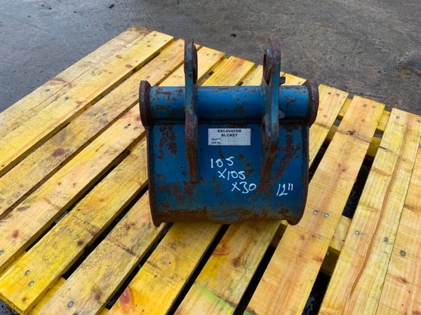 *** 12" MINI DIGGER BUCKET.........30mm PINS *** 235390410