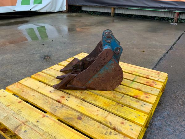 *** 12" MINI DIGGER BUCKET.........30mm PINS *** 235390411
