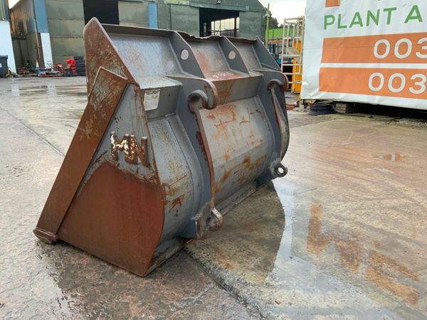 67" MN FRONT BUCKET.....WHEELED LOADER....1372 235606397