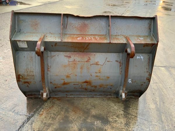 67" MN FRONT BUCKET.....WHEELED LOADER....1372 235606390