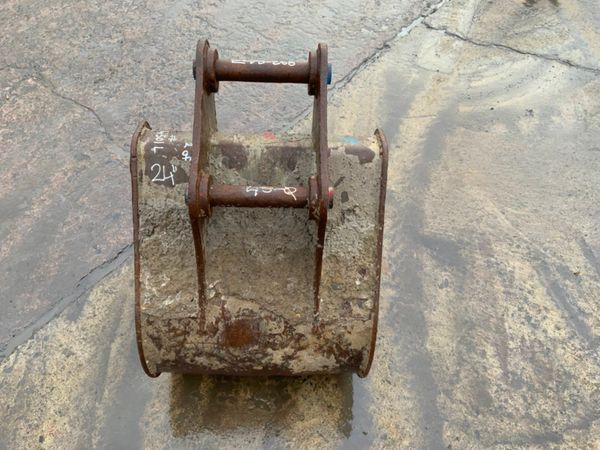 *** 24" GEITH DIGGING BUCKET....45mm.....#4501**. 235627596