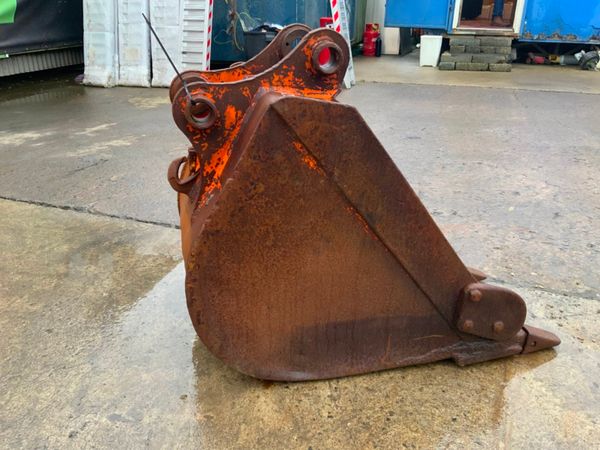 30"  DIGGING BUCKET......45mm PINS.......#.1476 235722295