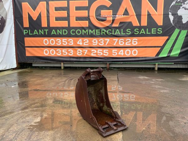 18" JCB DIGGING BUCKET .......45mm PINS.......#11 235731048